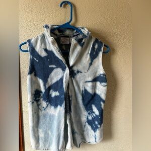 Tie-Dye Sleeveless Denim Vest - Blue and White